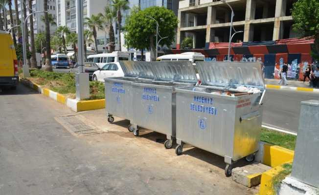 Akdeniz’de çöp konteynerleri yenileniyor