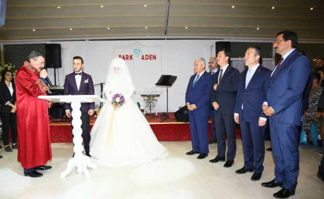 Başbakan Yıldırım 15 Temmuz gazisinin nikah şahidi oldu