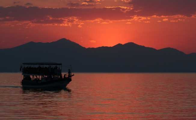 Beyşehir Gölü adaları gezilerle tanıtılıyor