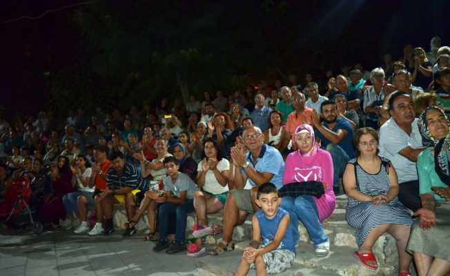 Didim’de Halk Oyunları festivali coşkusu