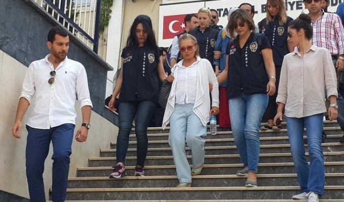 FETÖ'den tutuklu Nazlı Ilıcak'a bir şok daha: Vatandaşlıktan çıkarılıyor!