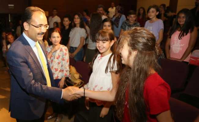 Gençler Uşak Belediyesi bünyesinde yarınlara hazırlanıyor