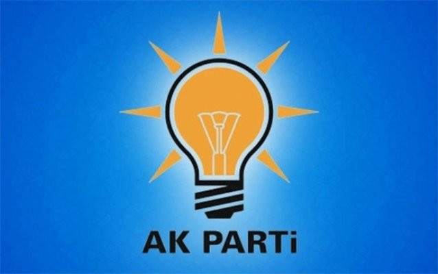 AK Parti'de 3 istifa: Art arda açıkladılar!