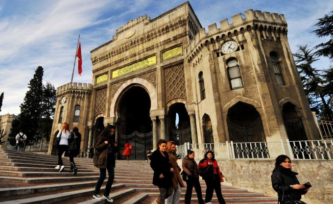 İstanbul Üniversitesi'nde skandal!