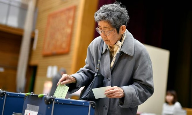 Japonya'da erken seçimin galibi belli olmaya başladı