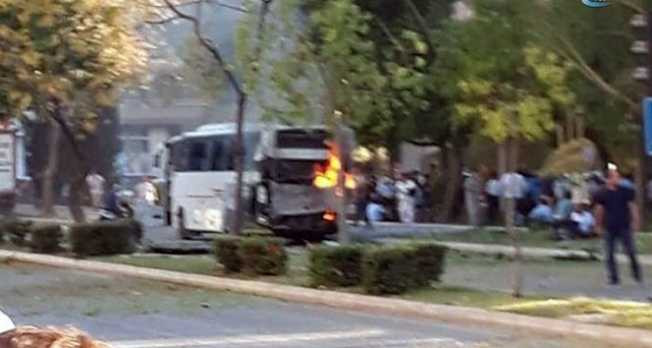 Mersin'de polis servis aracına bombalı saldırı  / Son dakika