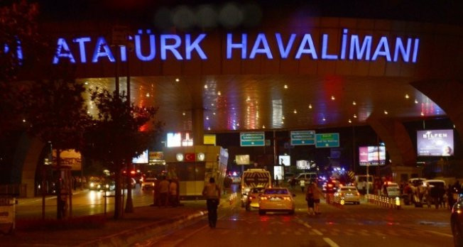 Atatürk Havalimanı'nda şüpheli paket alarmı