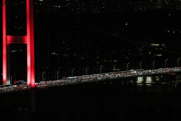 Boğaz Köprüsü trafiğe kapatıldı