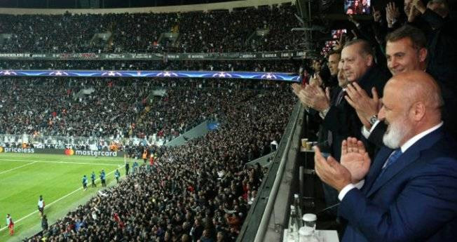 Cumhurbaşkanı Erdoğan, Cenk Tosun'un golü sonrası ayağa kalktı