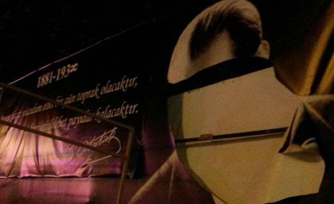Dikili'de Atatürk portresine çirkin saldırı