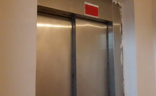 Esenyurt’ta asansör faciası : Acılı anne gözyaşlarına boğuldu