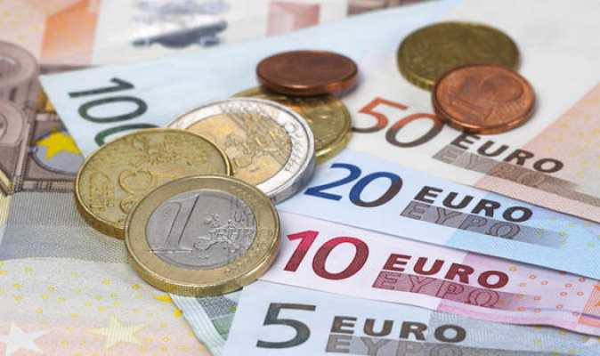 Euro aldı başını gidiyor