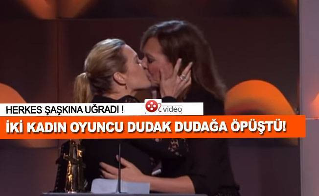İki kadın oyuncu dudak dudağa öpüştü!