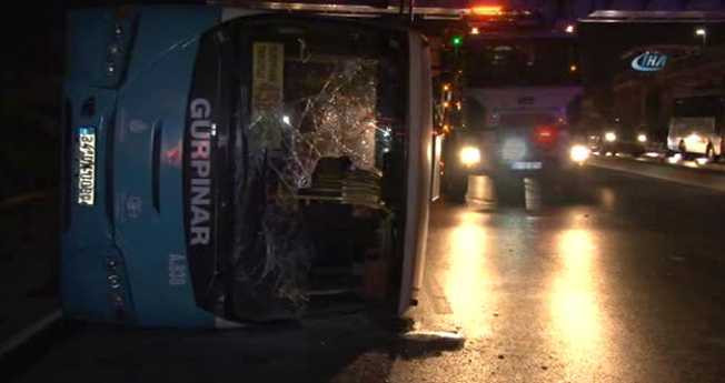 İstanbul'da Halk otobüsü devrildi, yaralılar var