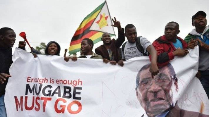 Zimbabve krizi neden çıktı? Partilileri Mugabe'ye neden bu kadar öfkeli