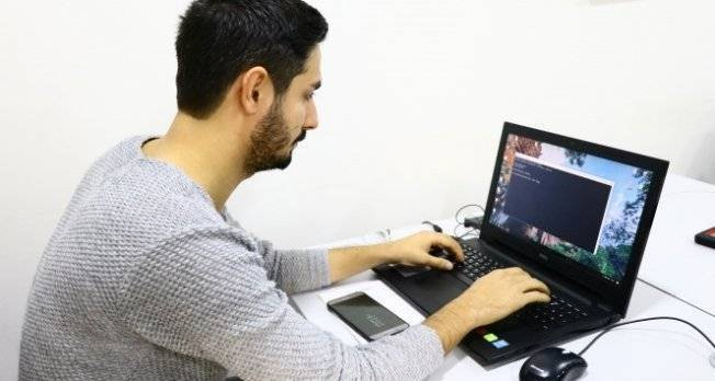 Adana’da yazılım mühendisi ürettiği yazılımla telefonunu çalan hırsızı yakalattı video izle