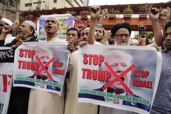 Bangladeş’te Trump karşıtı protesto