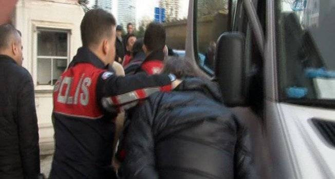 Beşiktaş'ta silahlı saldırı: 1'i ağır 2 yaralı