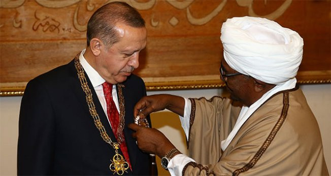 Cumhurbaşkanı Erdoğan'a yüksek devlet nişanı takdim edildi