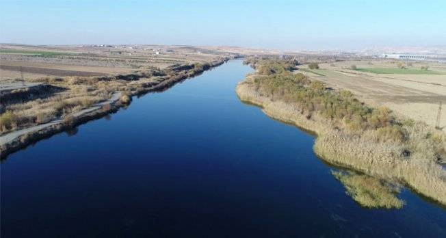 Sınırın mavi çizgisi Fırat Nehri video izle