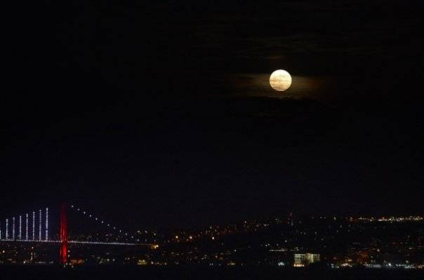 'Süper Ay'ın muhteşem görüntüsü İstanbul’dan izlendi! video izle