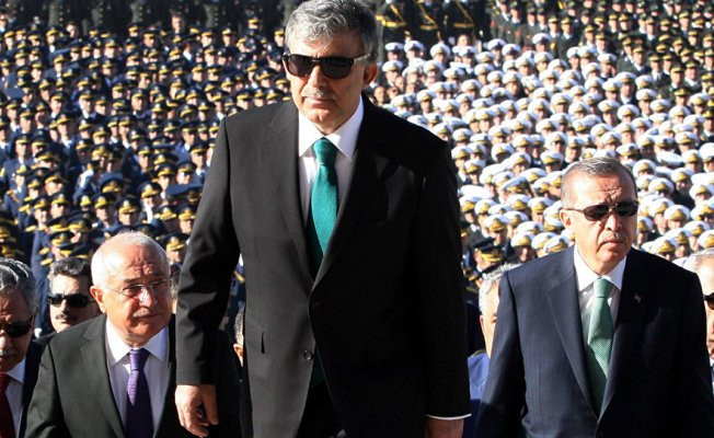 Abdullah Gül, 100 bin imza ile Erdoğan’ın karşısına çıkabilir