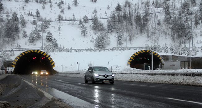 Bolu Dağı’nda kar yağışı durdu, trafik normale döndü