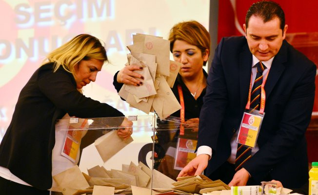 Galatasaray’da oy sayımı başladı