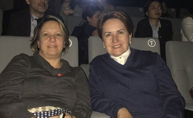 Meral Akşener sinemada film izledi