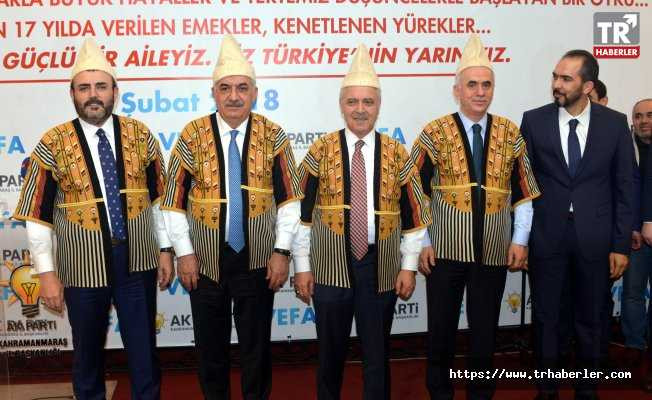 AK Parti Genel Başkan Yardımcıları, 'çete' kıyafeti giydi