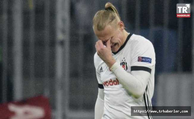 Beşiktaş'ın yıldızı gözyaşlarını tutamadı
