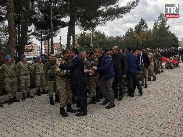 Diyarbakır'da 64 güvenlik korucusu Afrin'e uğurlandı