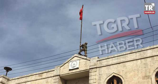 Afrin'e Türk bayrağı dikildi