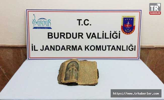 Burdur'da Bizans dönemine ait dini kitap ele geçirildi