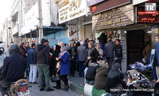 İranlılar döviz bürolarına akın etti