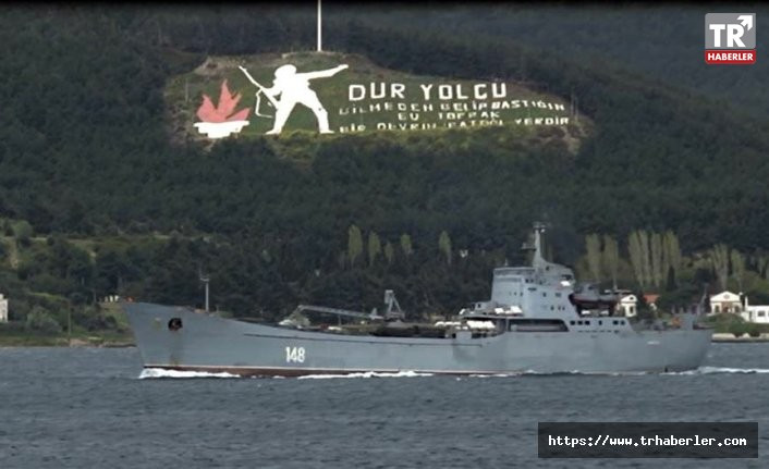 Askeri araç yüklü Rus savaş gemisi Çanakkale Boğazı'ndan geçti