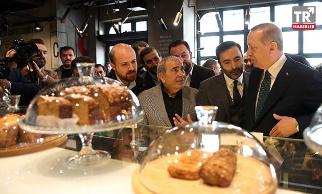 Cumhurbaşkanı Erdoğan'dan kafeye sürpriz ziyaret