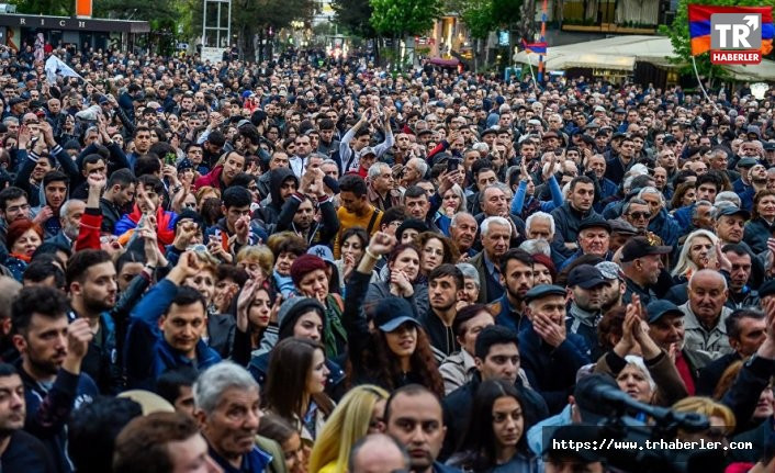 Ermenistan'da polis Sarkisyan karşıtı protestoculara müdahale etti