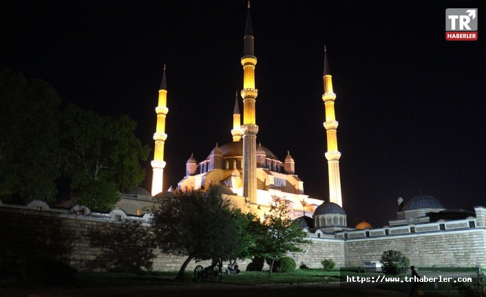 Selimiye Camii'nde Berat Kandili coşkusu