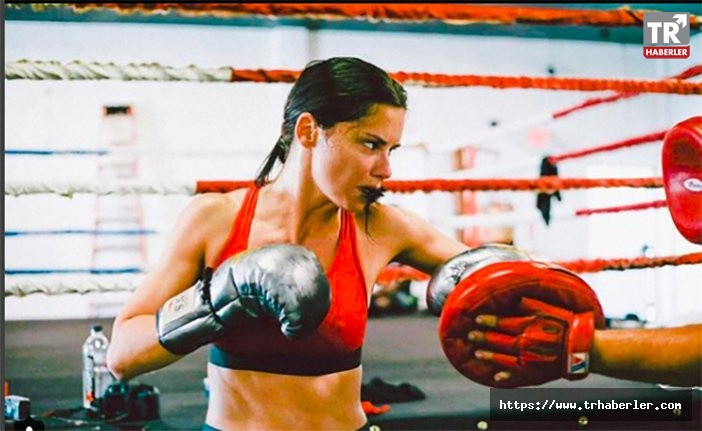 Adriana Lima'dan boks şov
