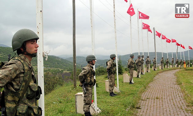 Bingöl'de, PKK'lı teröristlerin şehit ettiği 33 asker anıldı