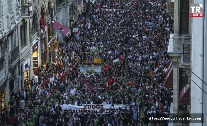Binler Taksim'de, İsrail'e Lanet Yağıyor