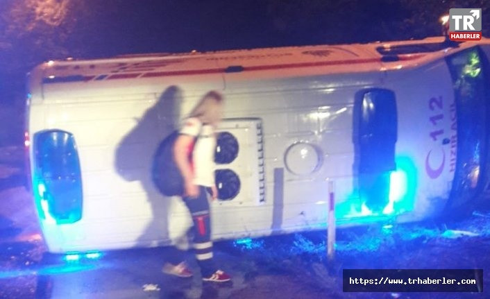 Çorum'da feci kaza : Hasta taşıyan ambulans kaza yaptı