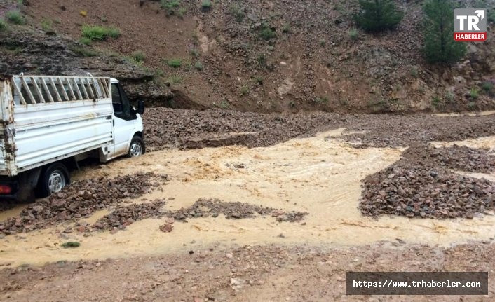 Gümüşhane’de şiddetli yağmur ve dolu