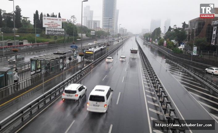 İstanbul’da yağmur etkili oluyor