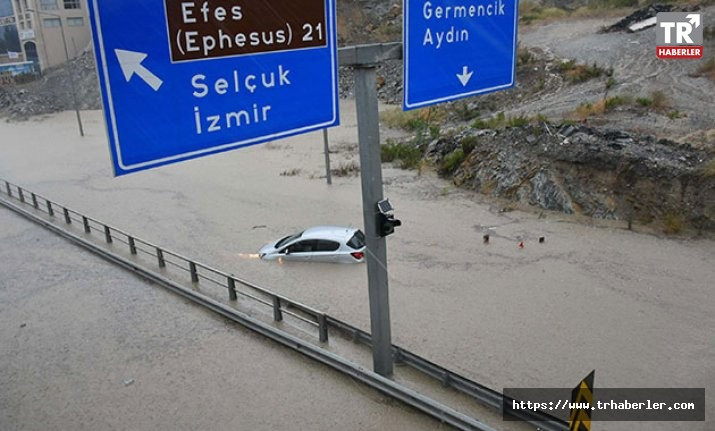 Kuşadası'nı sağanak vurdu