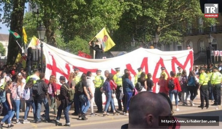 PKK'lıların Londra'da açtığı pankarta dikkat!