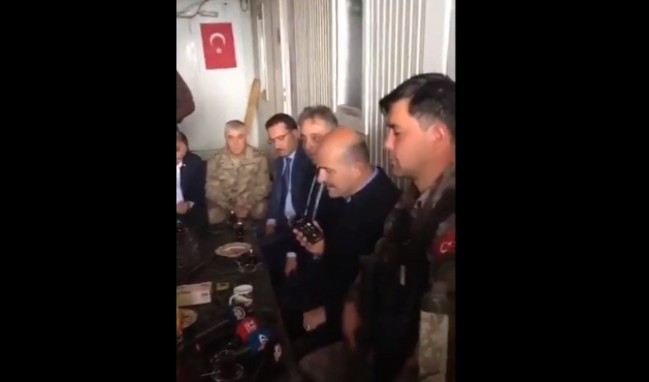 Cumhurbaşkanı Erdoğan Yüksekova'daki askerlerle bayramlaştı