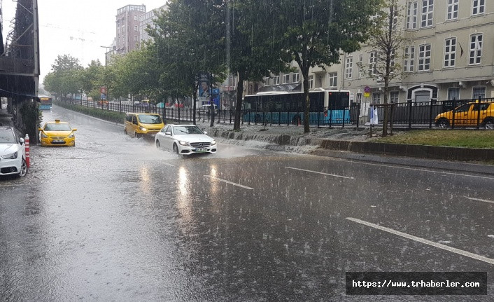 İstanbul sağanak yağmura teslim