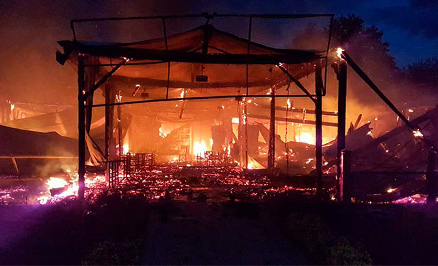 Sapanca Gölü kıyısındaki 10 işyeri yandı
